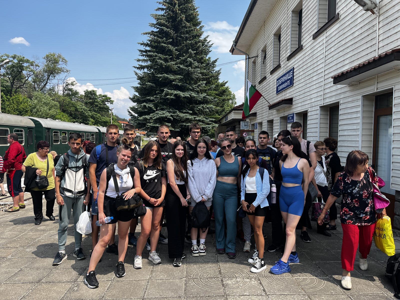 Групова снимка на гарата