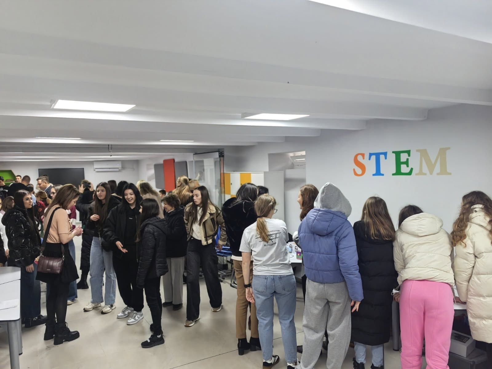 STEM център — техника и кабинет